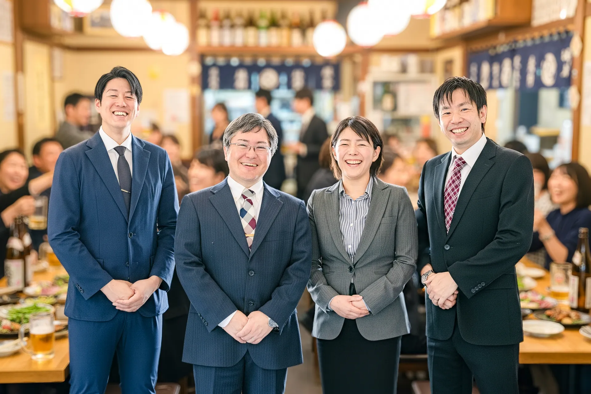 忘年会を盛り上げる演出アイデア集！笑いと感動で締めくくるコツ